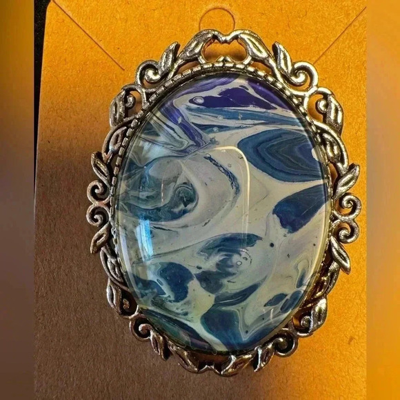 Handmade Brooch - Picture 1 of 3